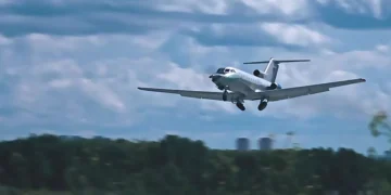 yak 40ll 87251 vk 800sm maden flight