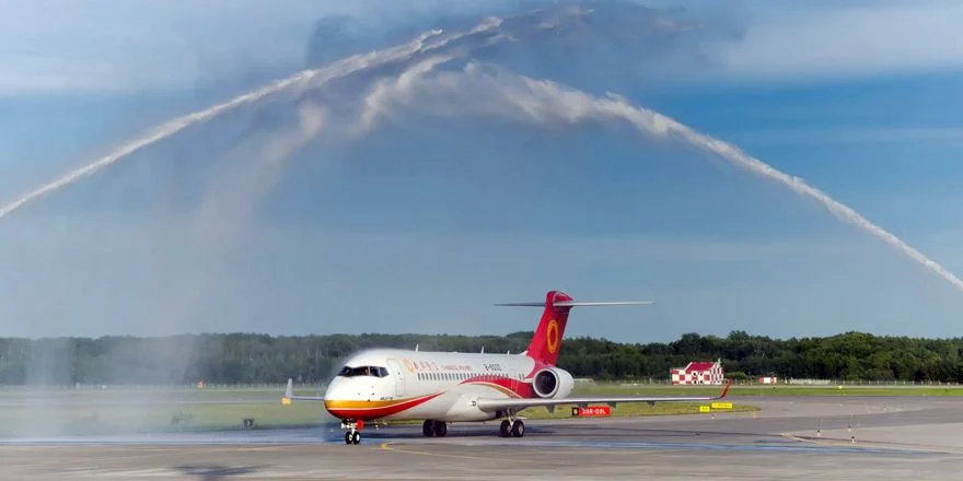 Chengdu Airlines начала